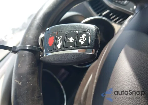 2013 Hyundai Santa Fe Sport z USA, uszkodzony, nr VIN 5XYZU3LB0DG007525